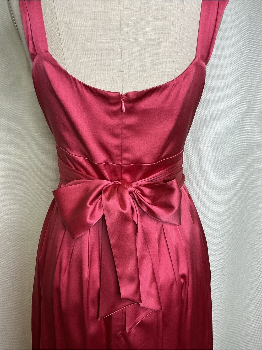 Suzy Chin Maggy Boutique Red Satin Dress Size 8 Sleeveless Pleated Fit - Picture 4 of 7